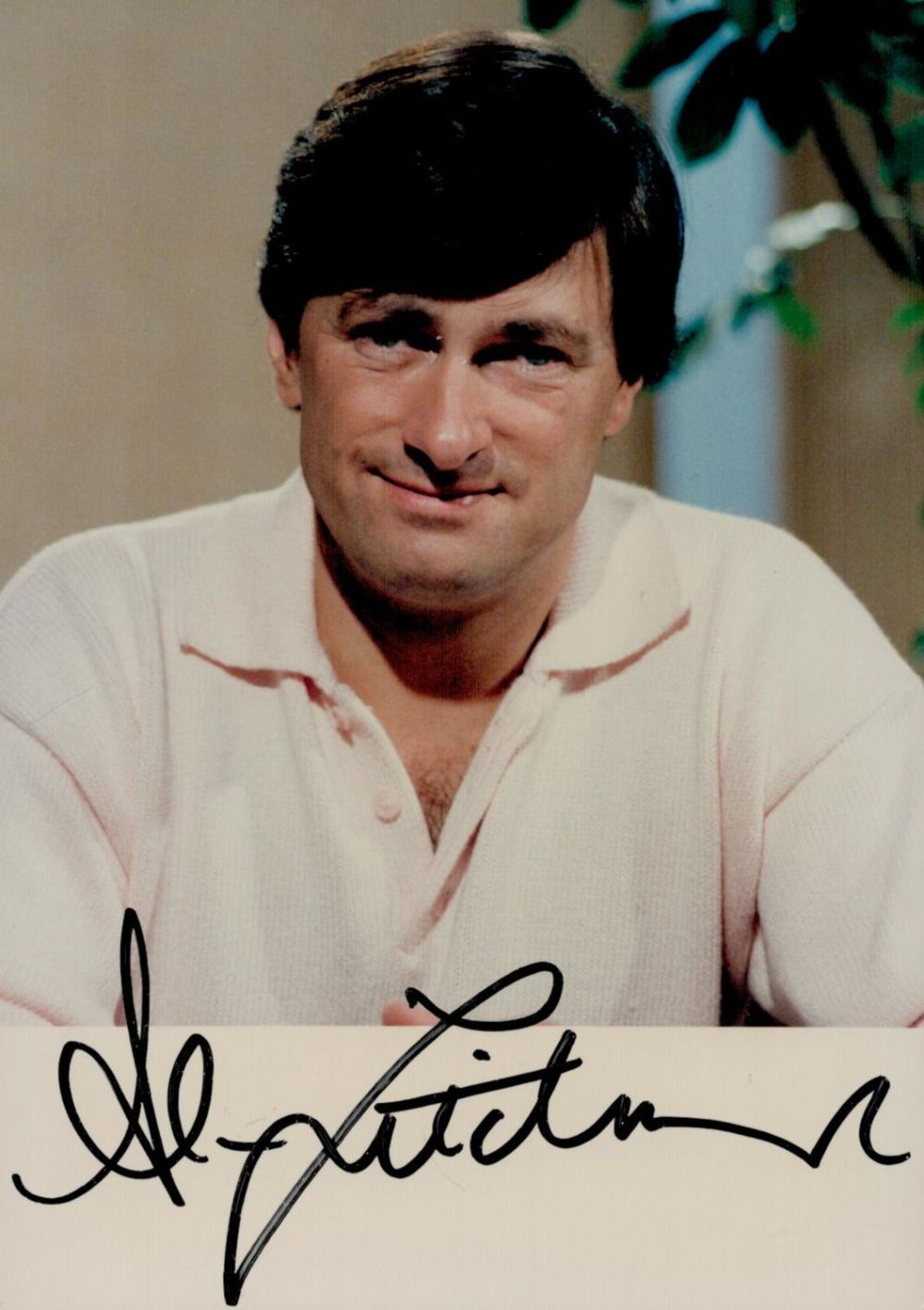 Lot 79: Alan Titchmarsh signed Colour Photo 5x3.5 Inch. Good...