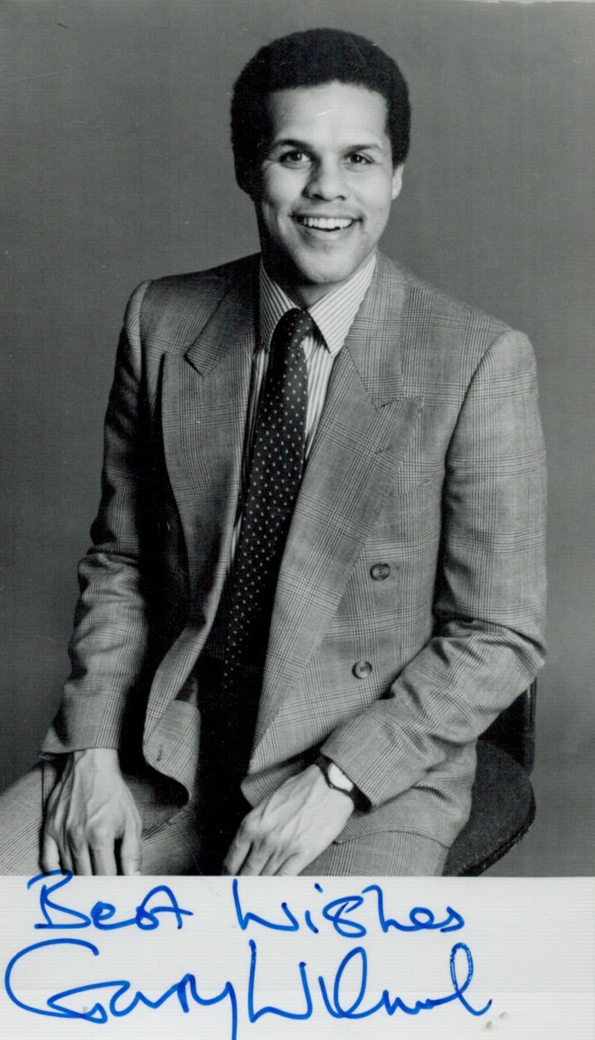 Lot 82: Gary Wilmot signed Colour Photo 6x3.5 Inch. Good...