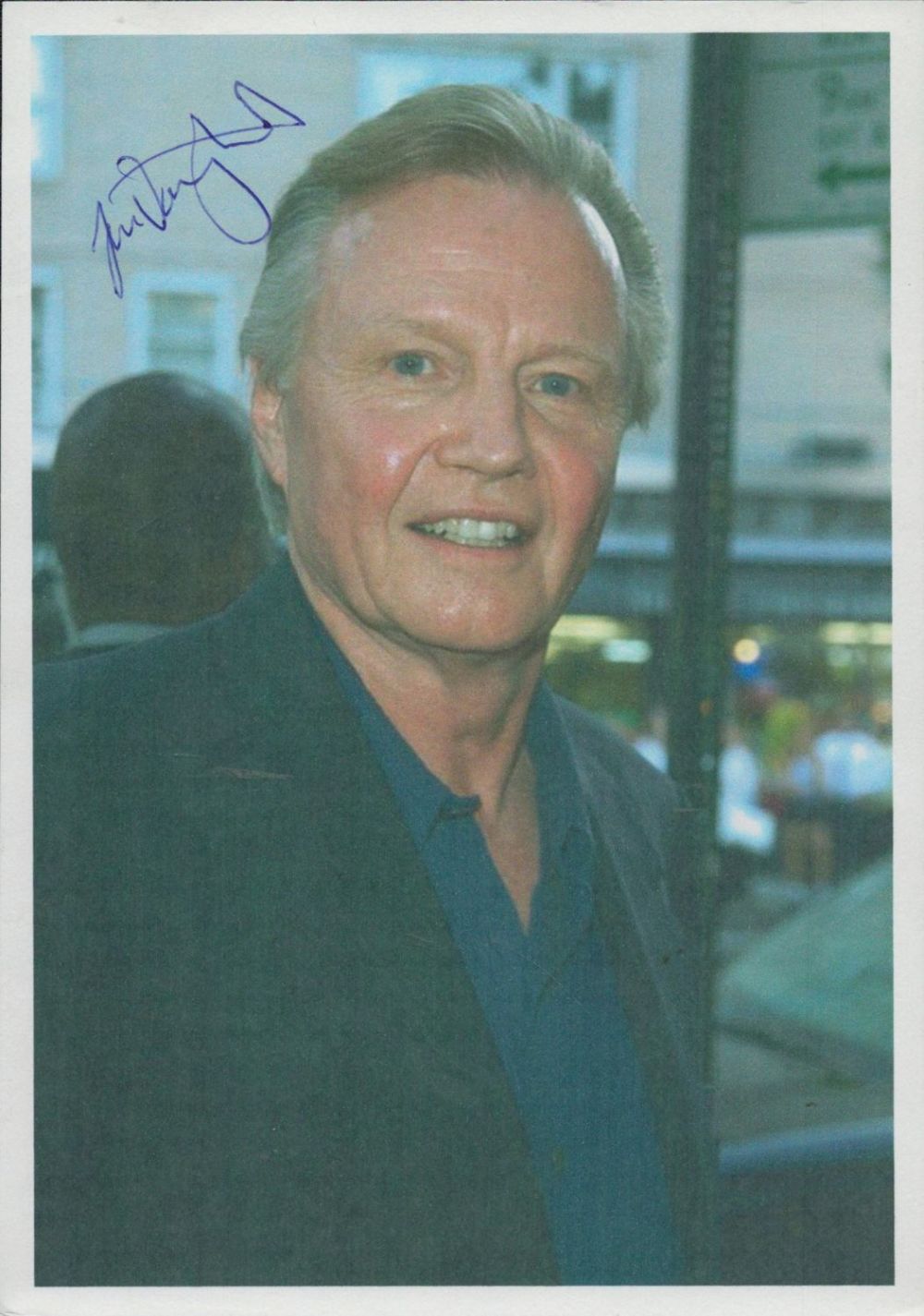 Lot 183: John Voight Actor Signed Photo. Good condition. All...