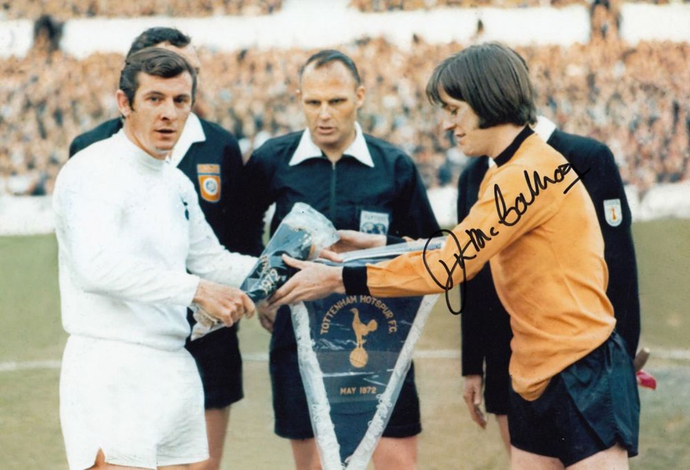 Lot 226: Autographed Jim Mccalliog 12 X 8 Photo :...