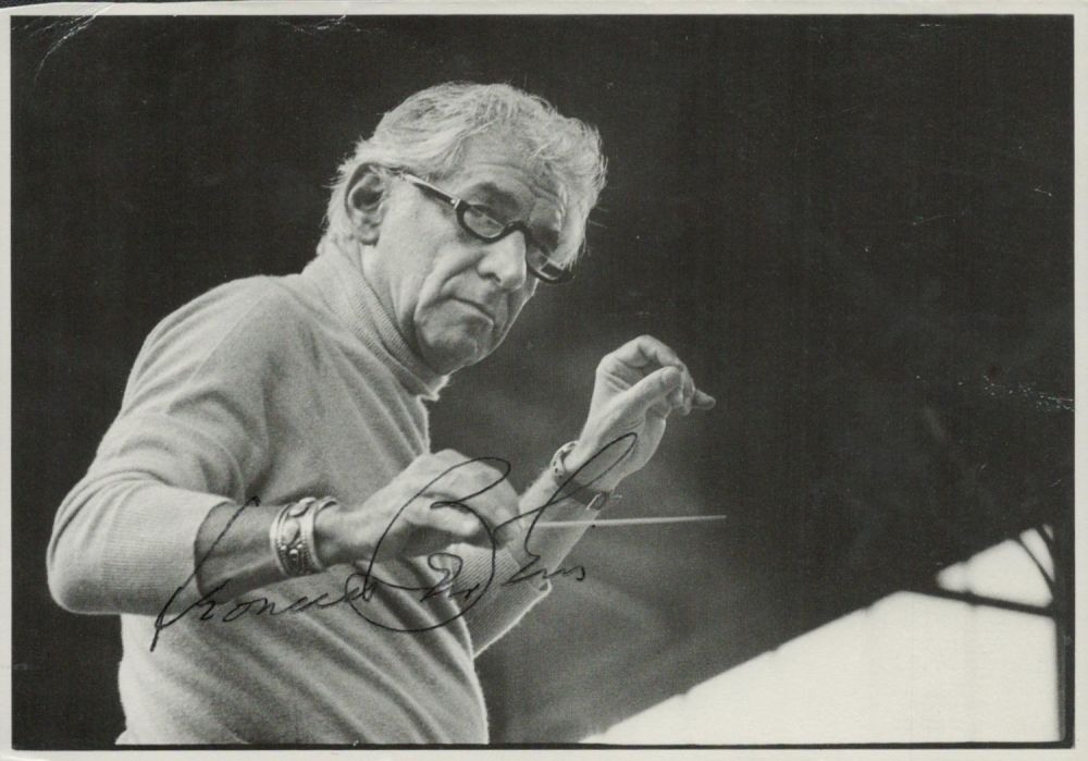 Lot 289: Leonard Bernstein signed 6x4 black and white photo....