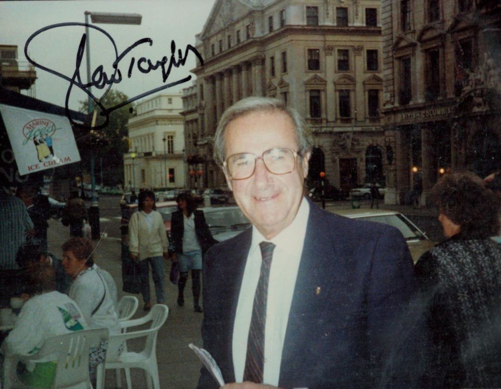 Lot 315: Shaw Taylor signed Colour Photo 5.5x4 Inch. Good...