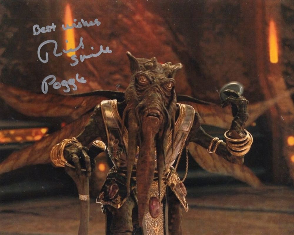 Lot 390: Star Wars Revenge of the Sith 8x10 inch...