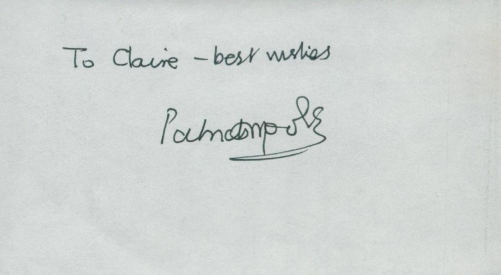 Lot 422: Sir Patrick Moore signed small Autograph page. Approx....