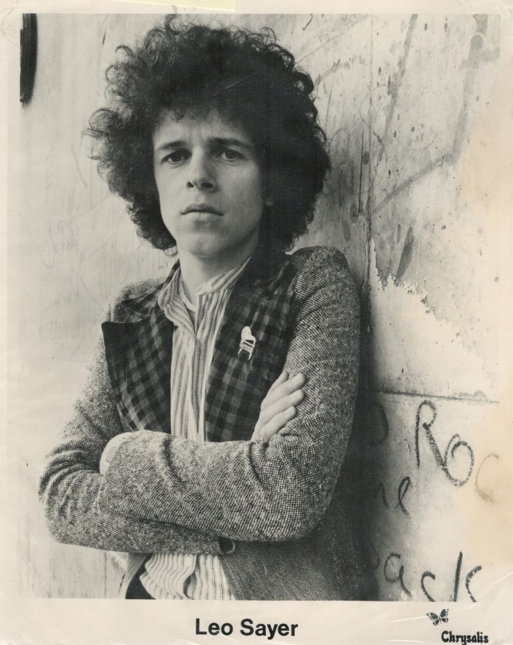 Lot 465: Leo Sayer signed 10x8 black and white photo....