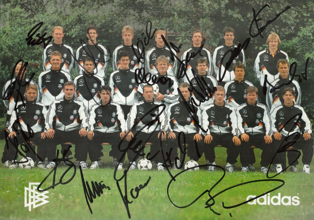 Lot 471: The national team of the German Football Association...
