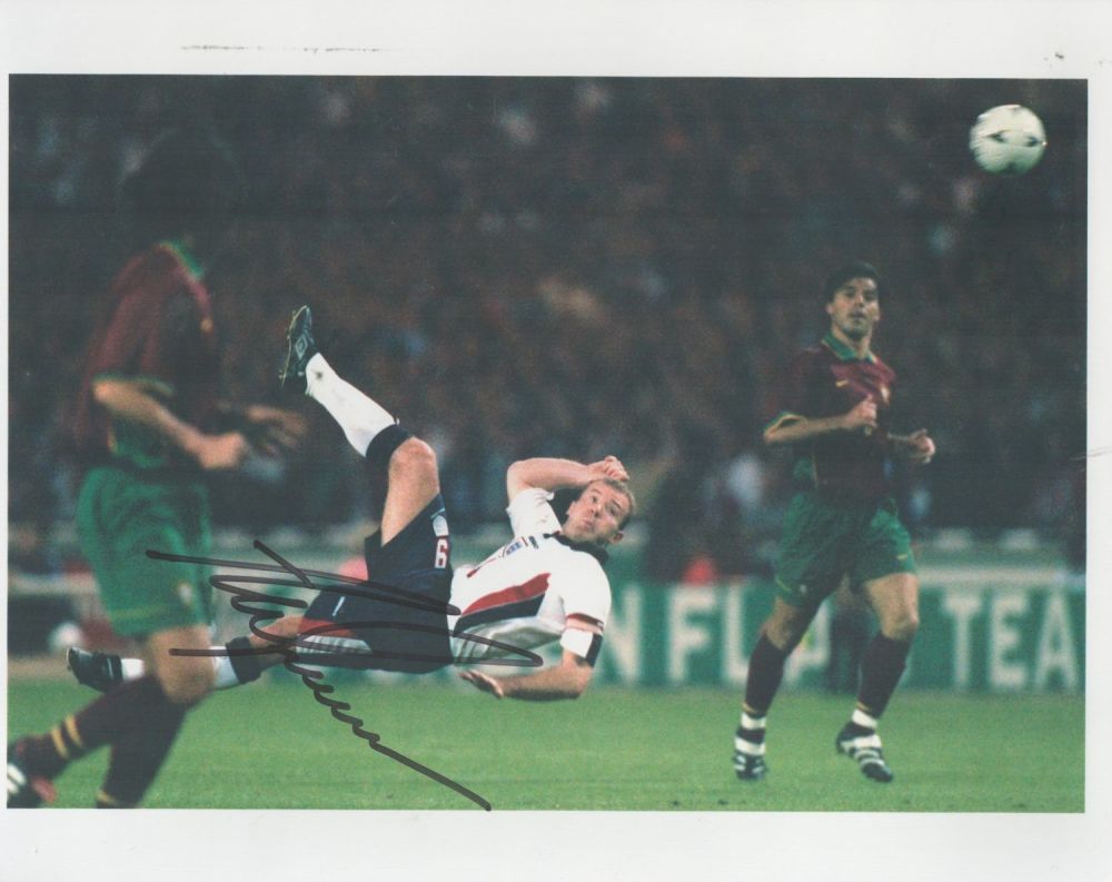 Lot 518: Alan Shearer signed 10x8 inch colour photo pictured...