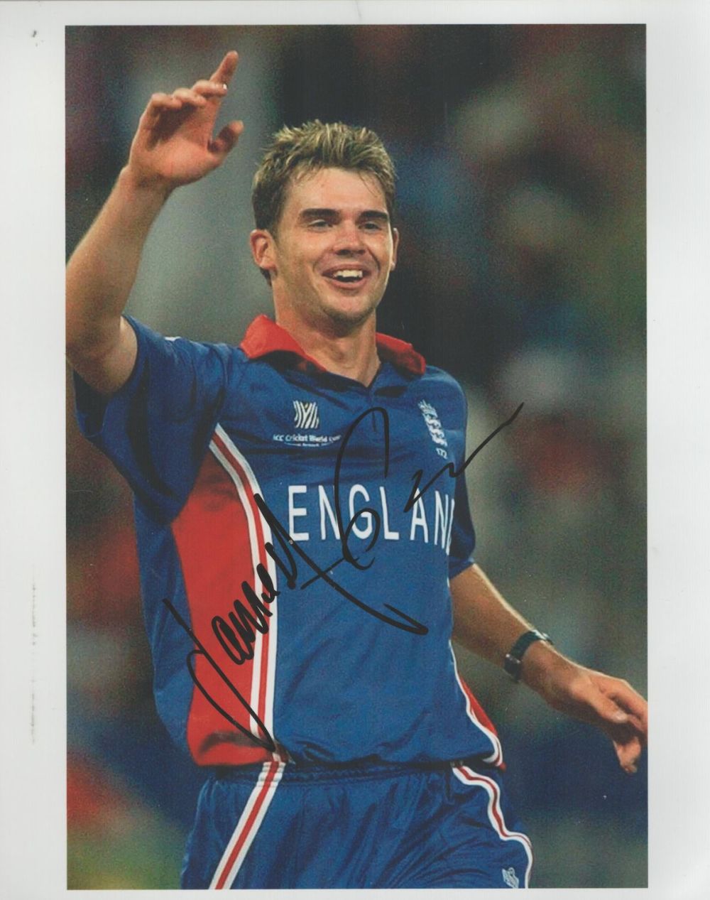 Lot 520: James Anderson signed 10x8 inch colour photo pictured...