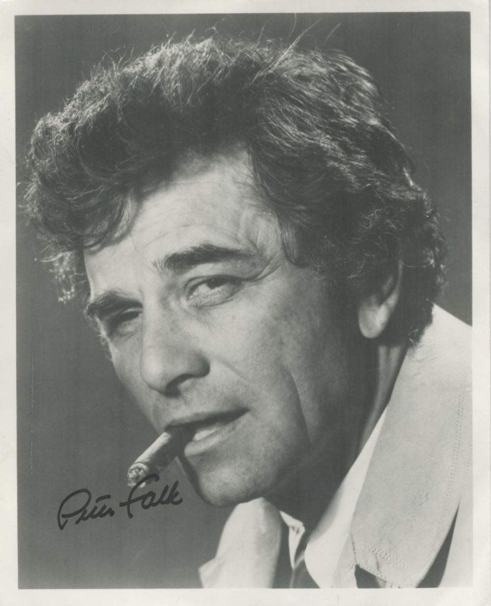 Lot 531: Peter Falk signed 10x8 inch Columbo vintage photo....