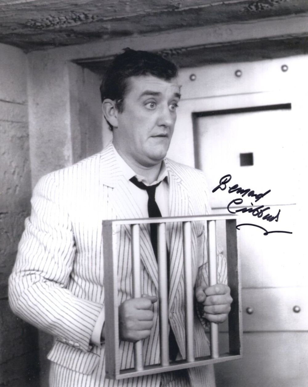 Lot 631: Bernard Cribbins, the late actor signed 8x10 photo...
