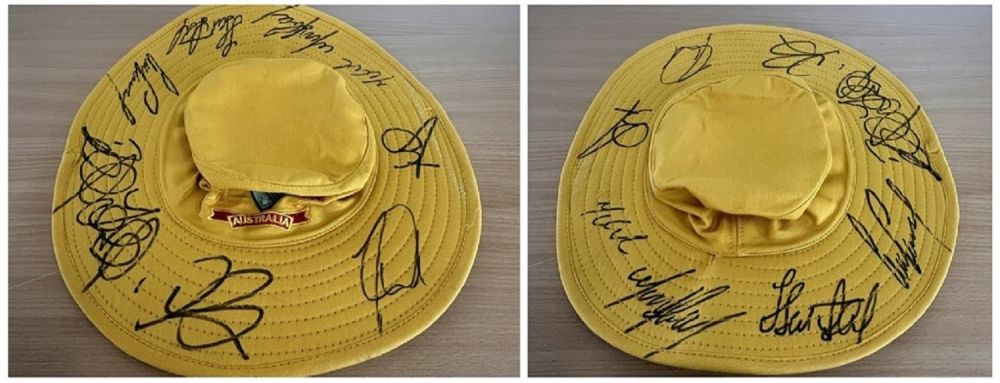 Lot 167: Australia Ashes Retaining squad 2023 multi signed cricket...