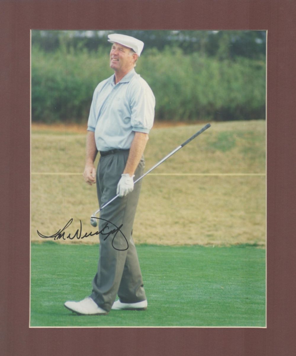 Lot 135: Tom Weiskopf signed 12x10 overall mounted colour photo....