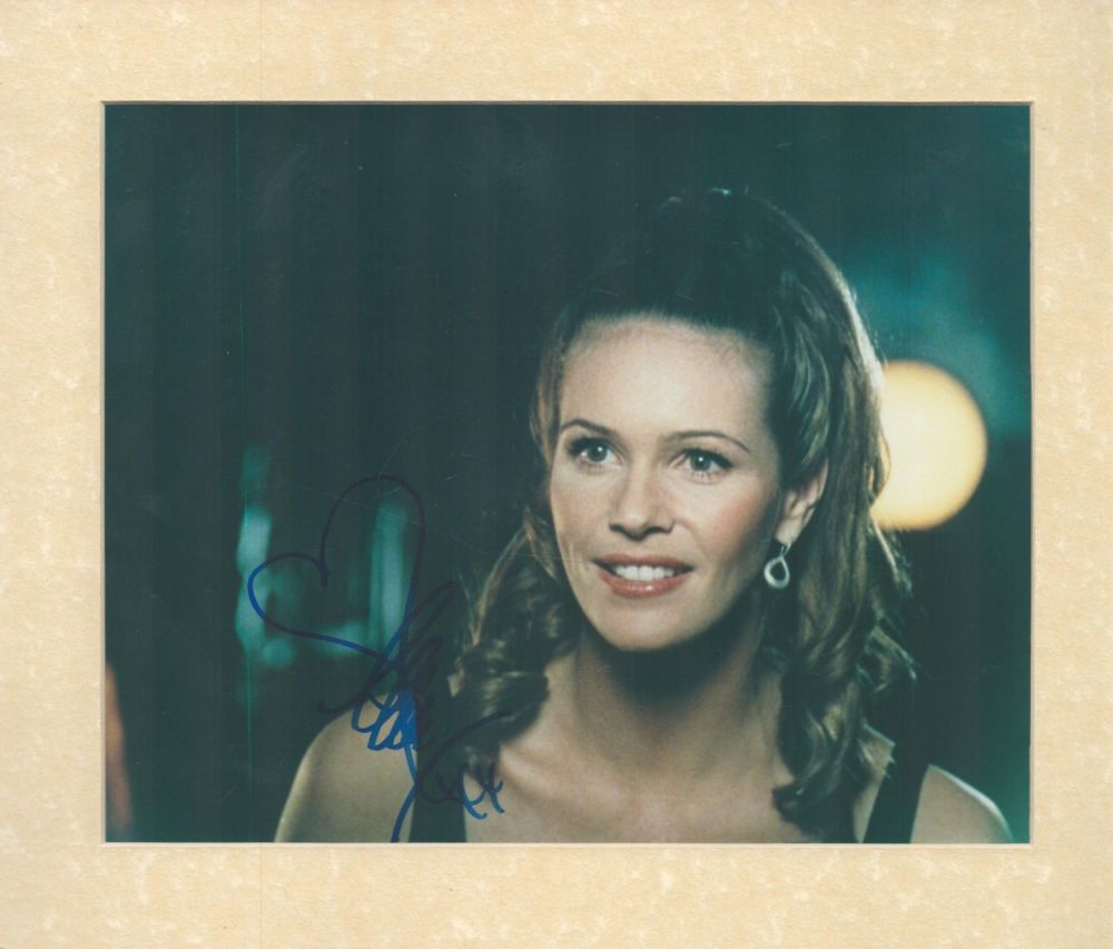 Lot 136: Elle Macpherson signed 12x10 overall mounted colour photo....