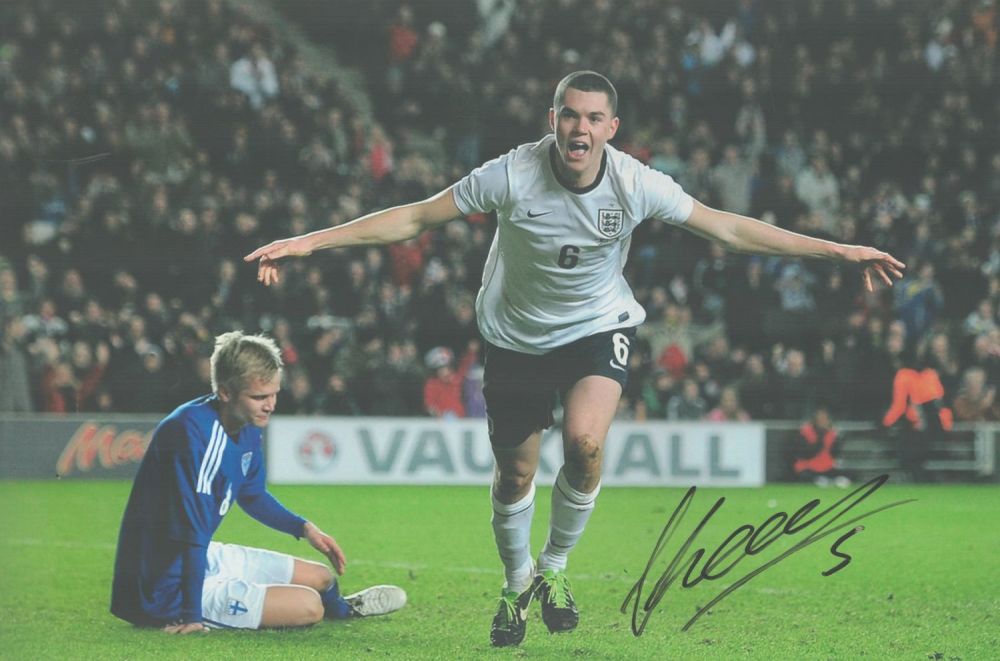 Lot 396: Football Michael Keane signed 12x8 inch colour photo...