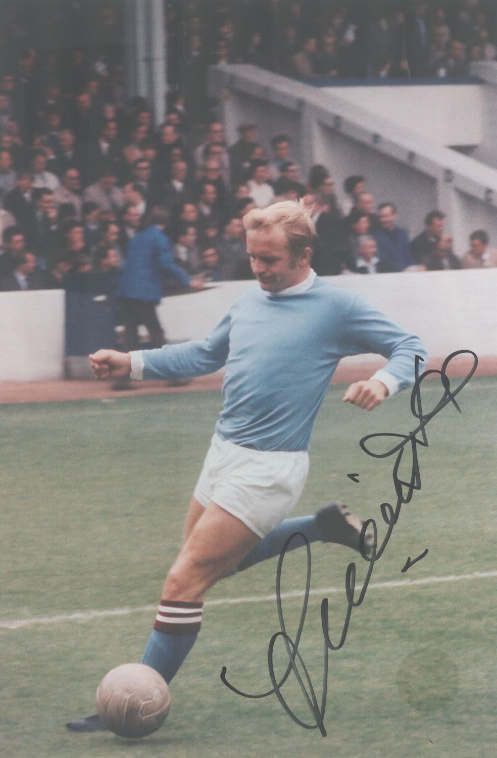 Lot 397: Football Francis Lee signed 12x8 inch colour photo...