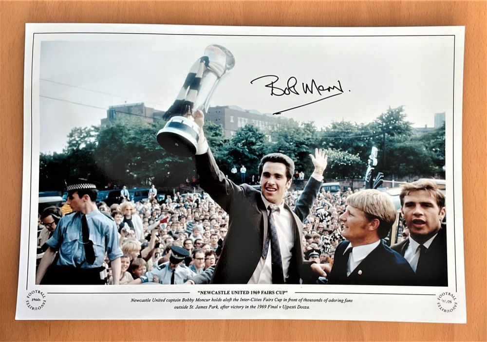Lot 449: Football, Bobby Moncur signed 12x18 colour photograph pictured...
