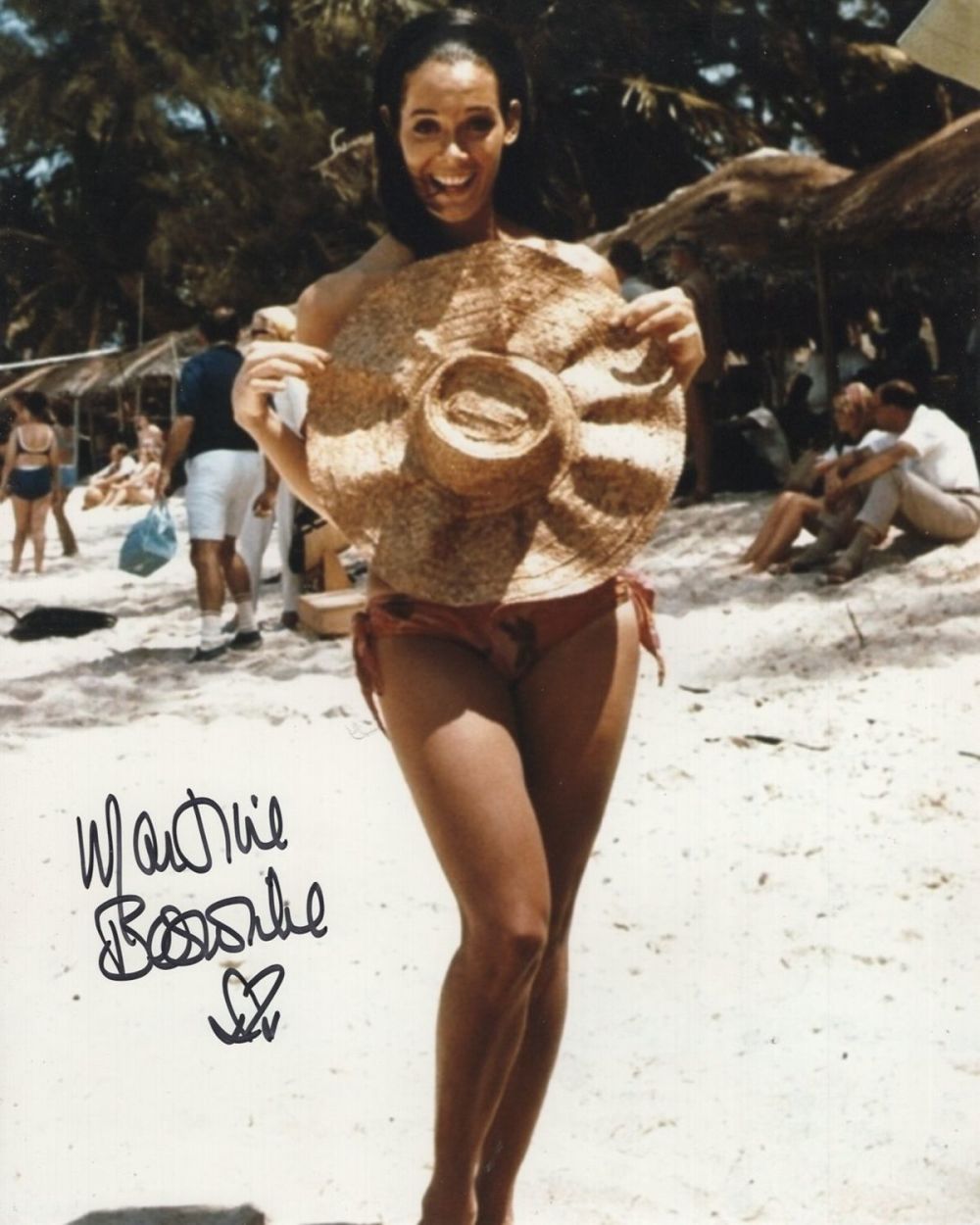 Lot 481: 007 James Bond movie Thunderball 8x10 inch photo...
