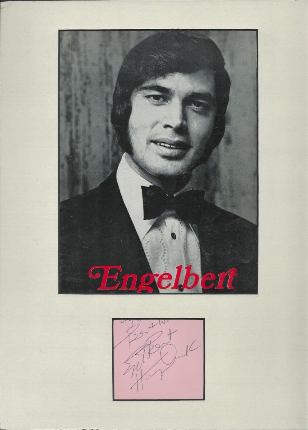 Lot 111: Engelbert Humperdinck signed autograph black and white photo...