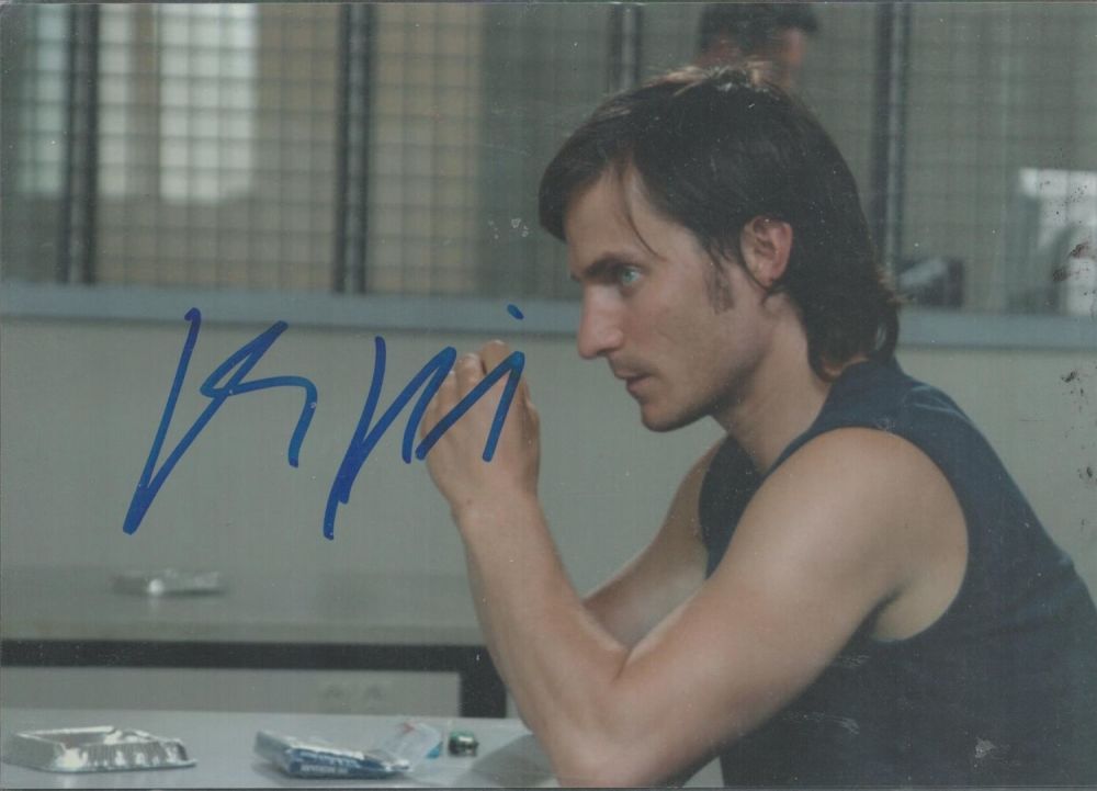 Lot 213: Clemens Schick signed 7x5 colour photo. Clemens Schick...