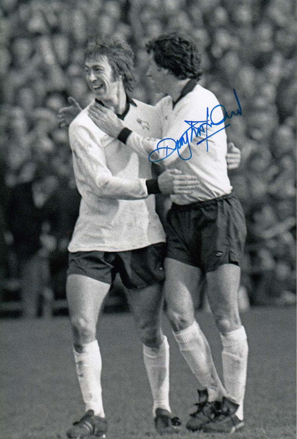 Lot 208: Autographed ROY McFarland 12 x 8 Photograph :...