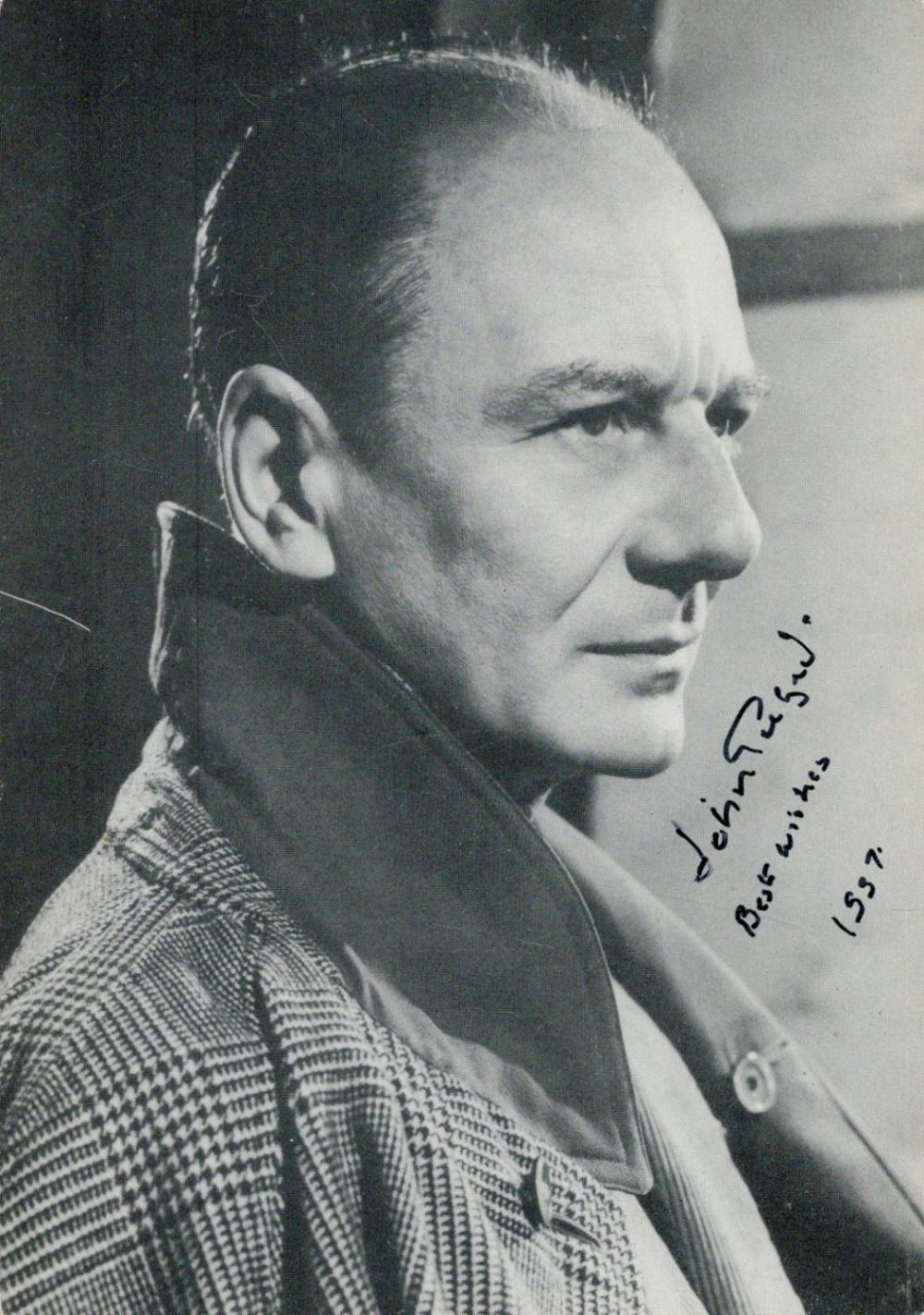 Lot 251: Sir John Gielgud signed 6x4 inch vintage black...