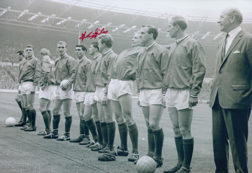 Lot 298: Johnny Giles signed 12x8 Manchester United 1963 FA...