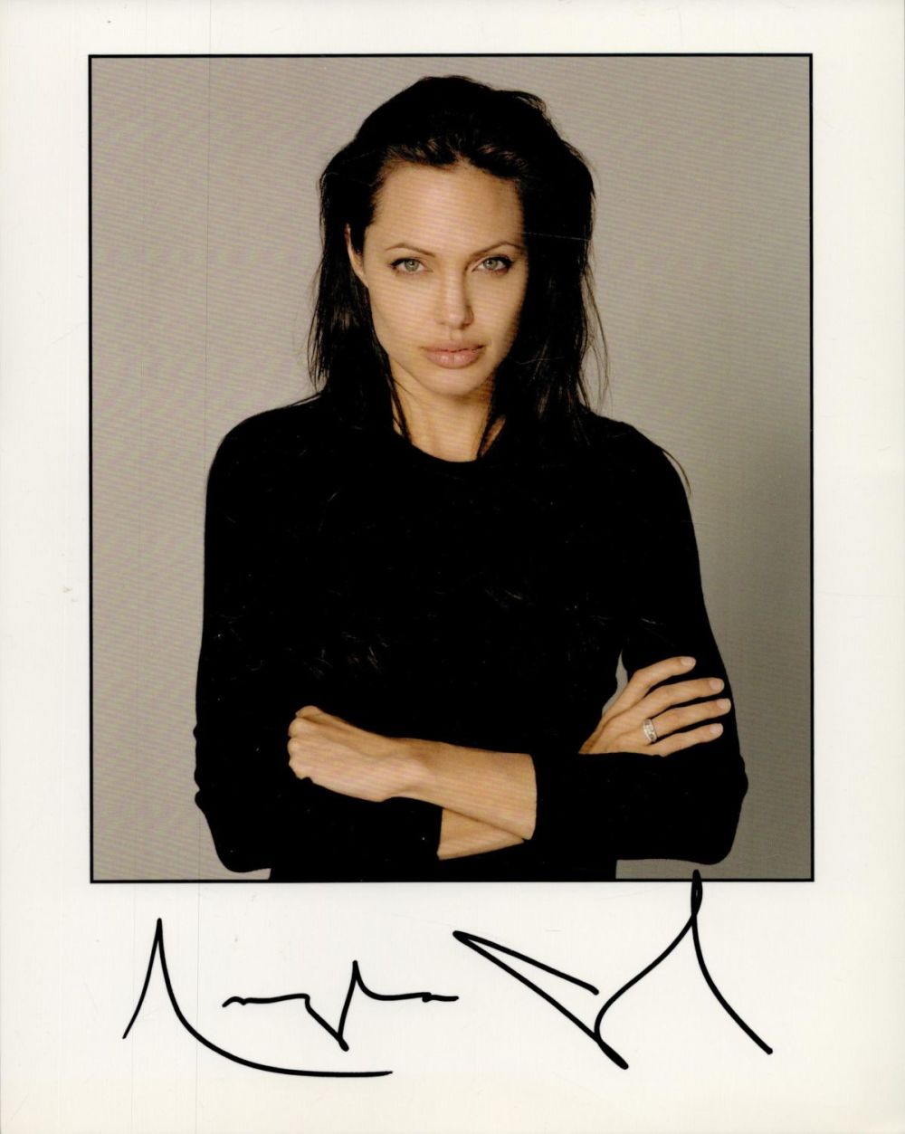 Lot 334: Angelina Jolie signed 10x8 inch colour photo. Good...