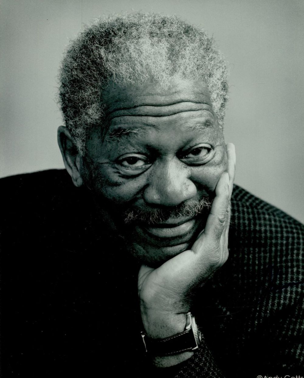 Lot 337: Morgan Freeman signed 10x8 inch black and white...