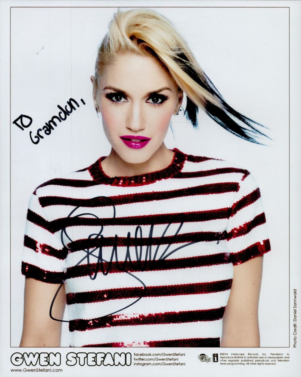 Lot 344: Gwen Stefani signed 10x8 inch colour promo photo...