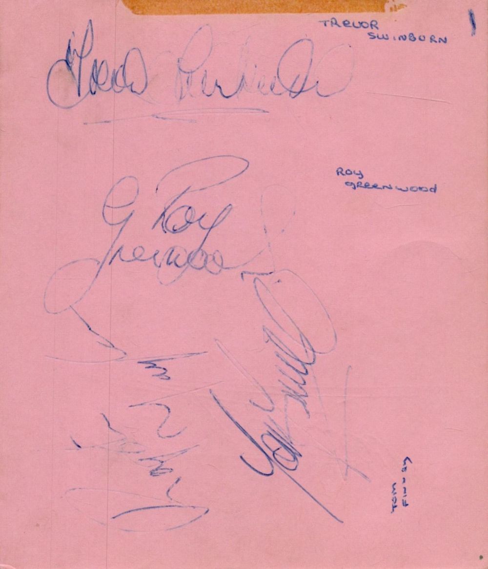 Lot 567: 6 signatures on a vintage pink autograph album...