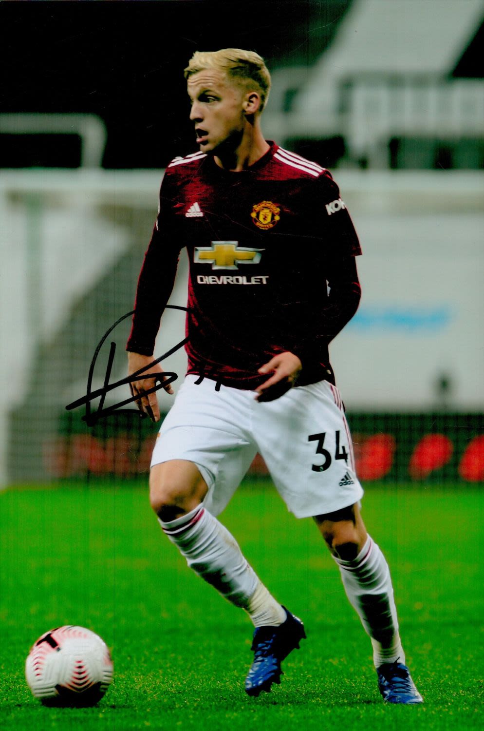 Lot 586: Football Donny van de Beek signed 12x8 inch...
