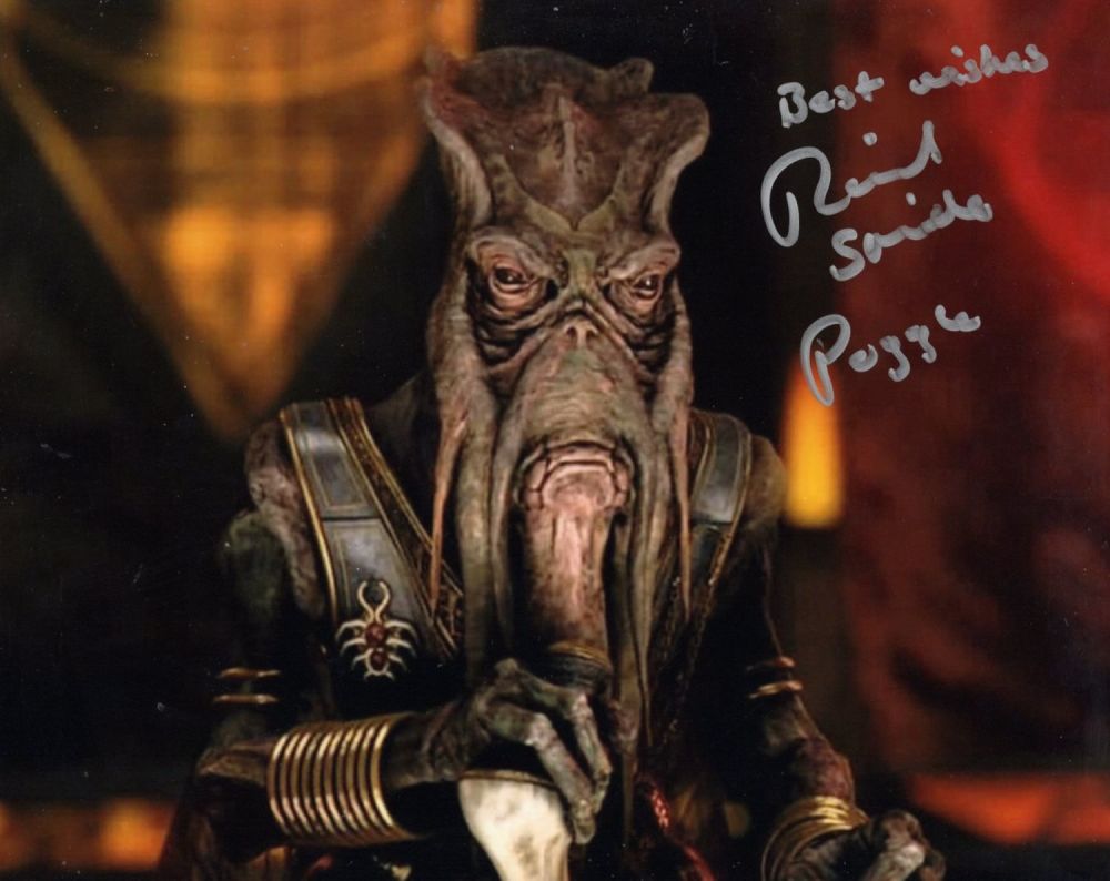Lot 620: Star Wars Revenge of the Sith 8x10 inch...