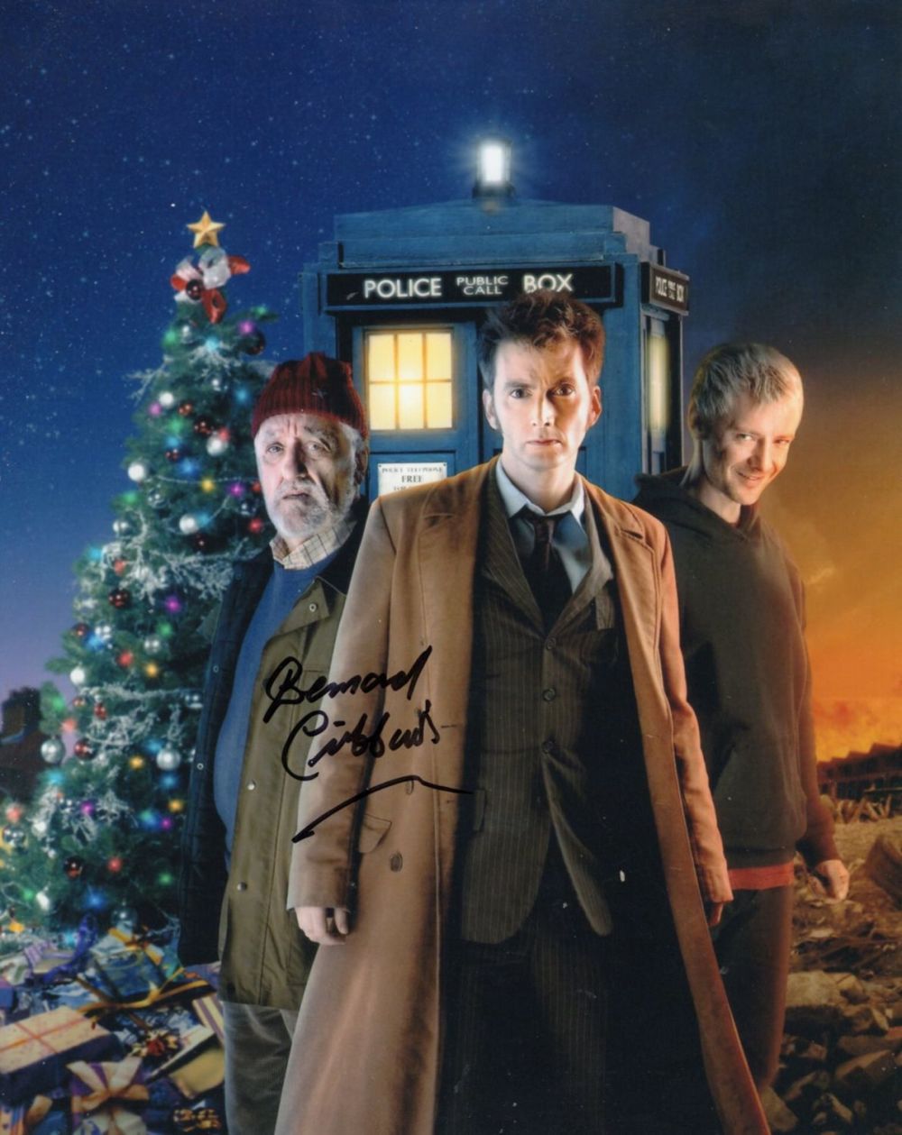 Lot 695: Doctor Who 8x10 inch photo signed by the...