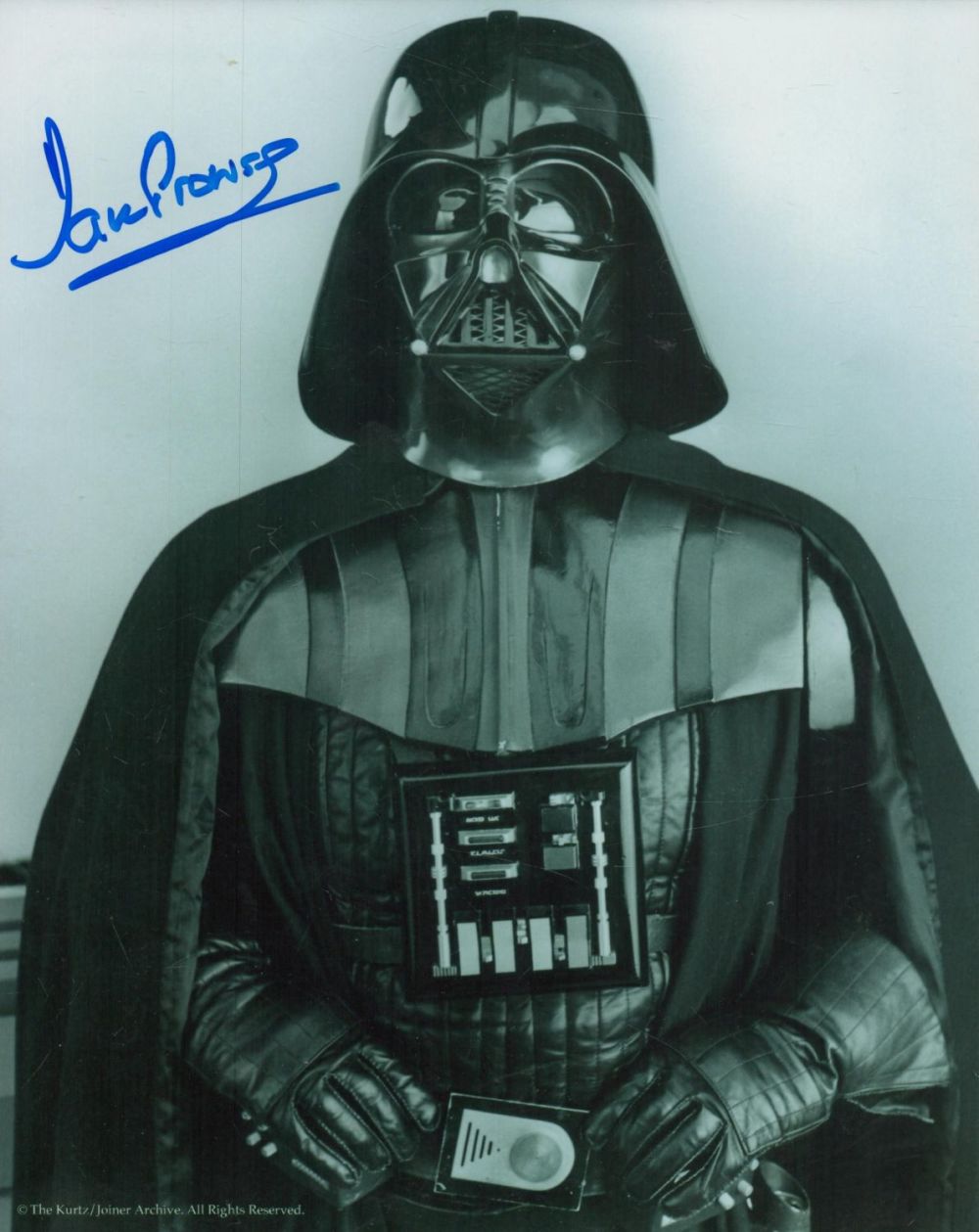 Lot 76: Dave Prowse signed 10x8 inch Darth Vader Star...