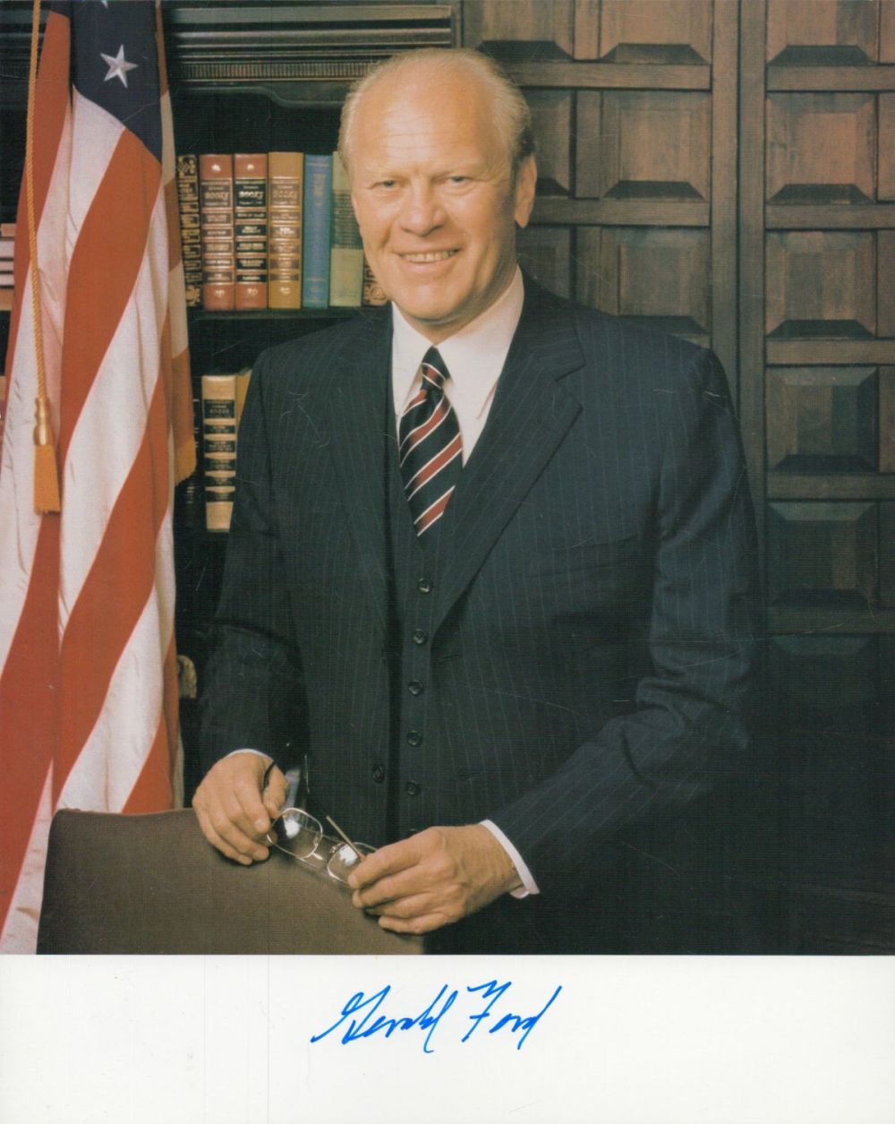 Lot 138: Gerald Ford signed 10x8 inch colour photo. Good...