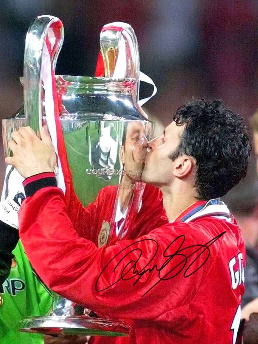 Lot 155: Autographed Ryan Giggs 1999 - 16 X 12...