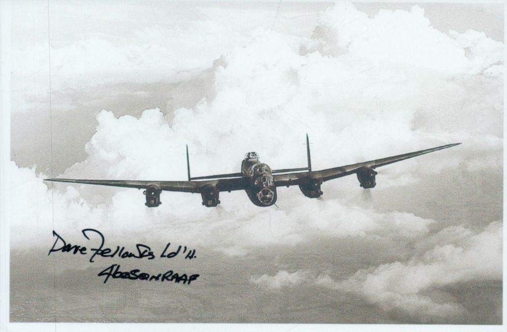 Lot 195: WW2 W/O Dave Fellows 460 sqn signed 6...