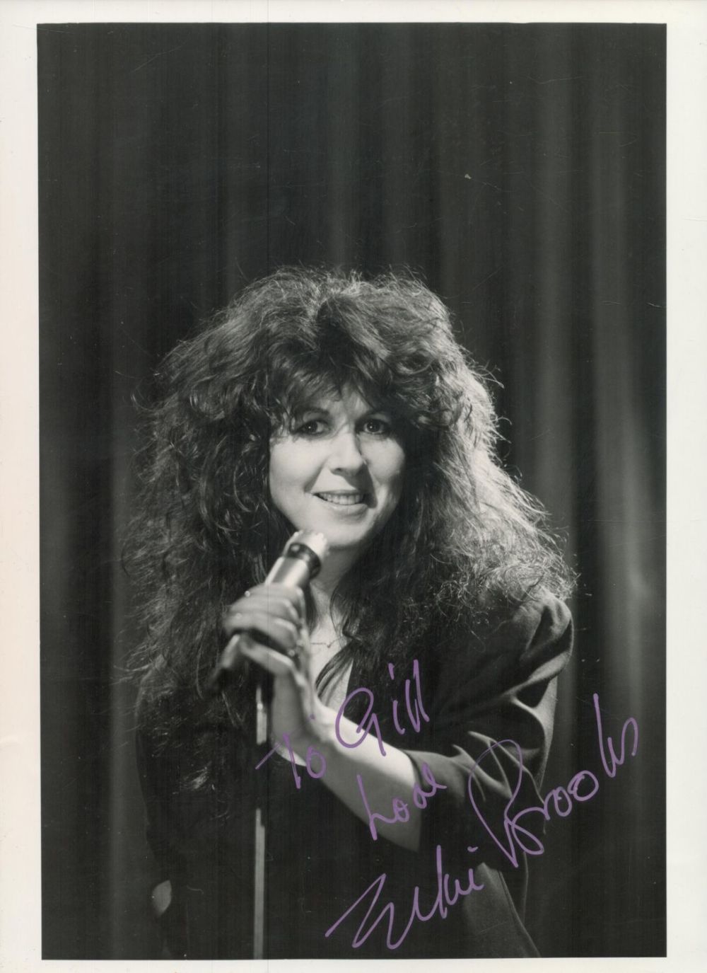 Lot 236: Elkie Brooks signed 10x7inch black and white photo....