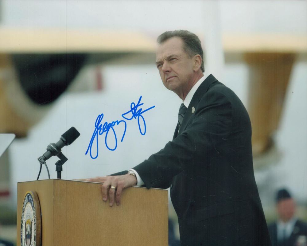 Lot 73: Gregory Itzin signed 10x8 inch colour photo. Good...