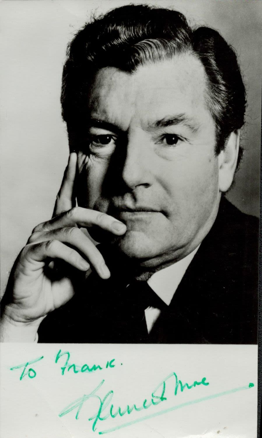 Lot 542: Kenneth Moore signed photo black and white. Size...