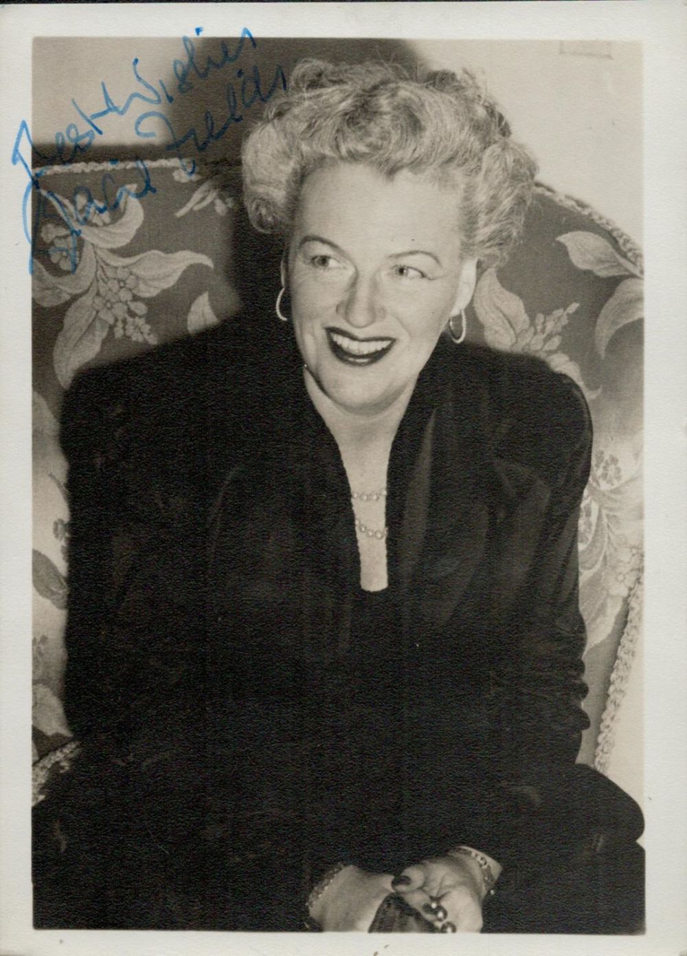 Lot 550: Gracie Fields signed 7x5 inch vintage black and...