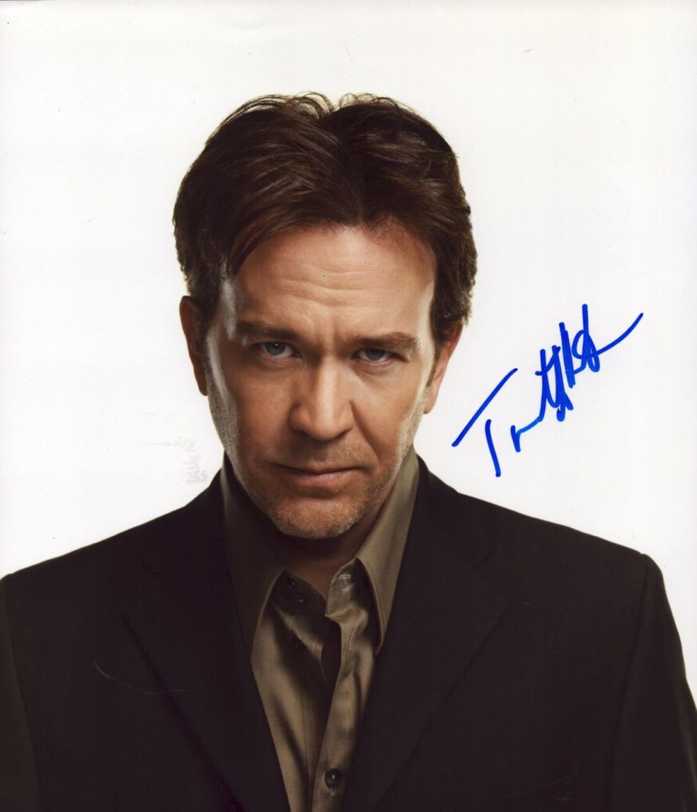 Lot 658: Timothy Hutton signed 10x8 inch colour photo. Good...