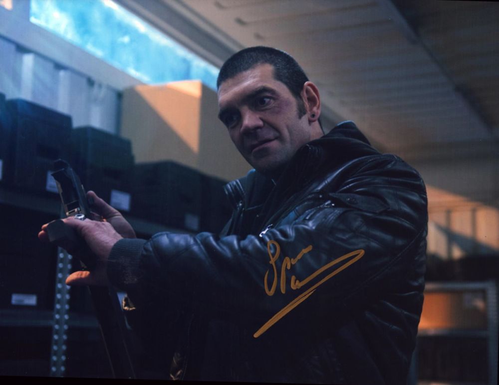 Lot 678: Spencer Wilding signed 10x8 inch colour photo. Good...