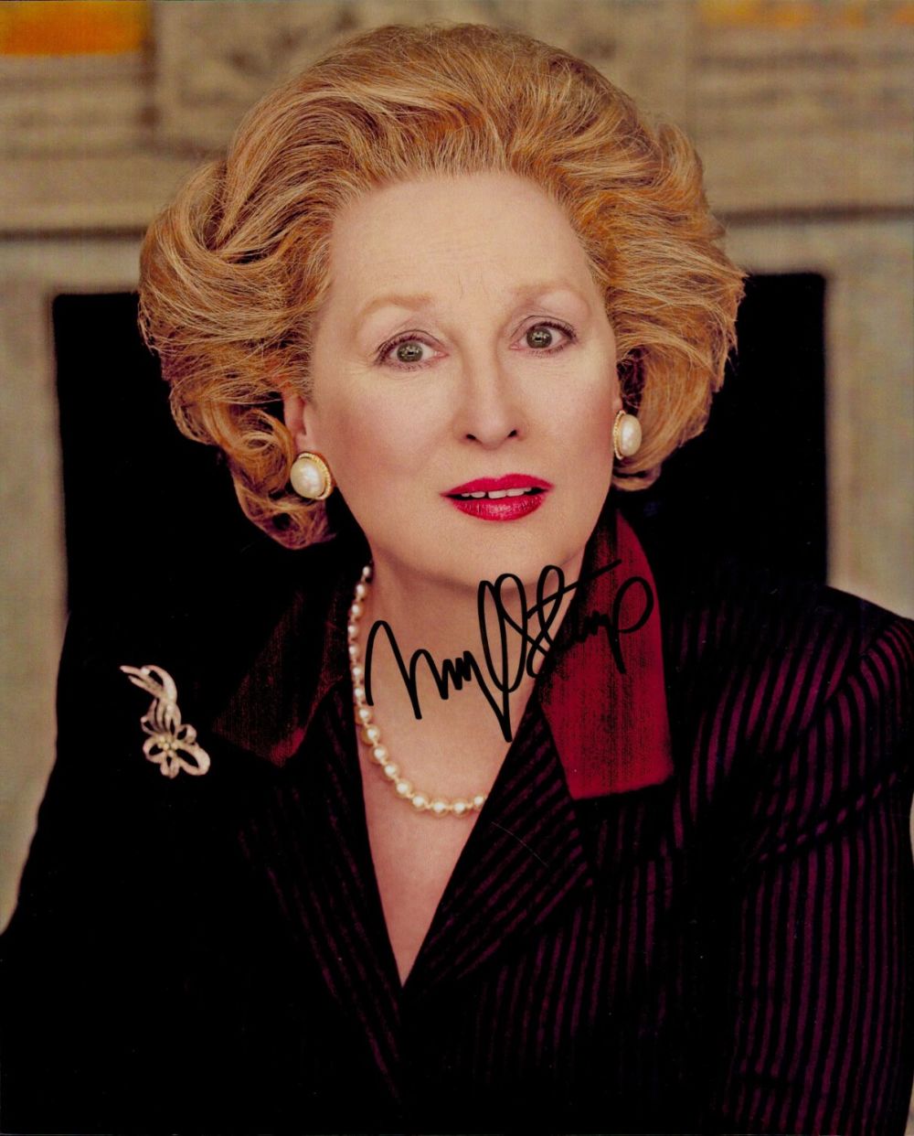 Lot 75: Meryl Streep signed 10x8 inch colour photo. Good...