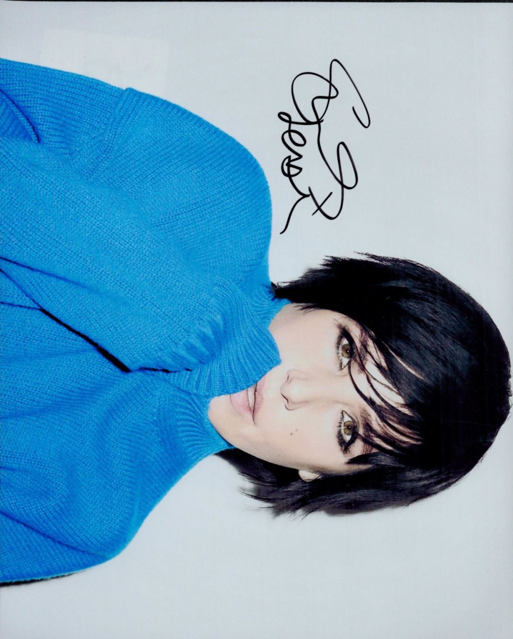 Lot 79: Sharleen Spiteri signed 10x8 inch colour photo. Good...