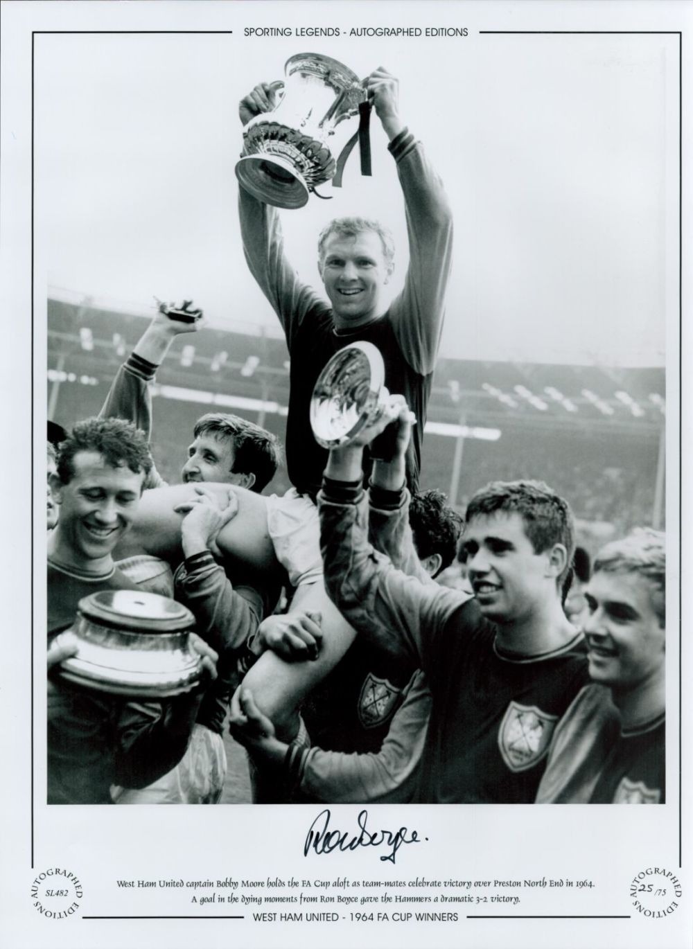 Lot 114: Ronnie Boyce Signed West Ham 16 x 12...