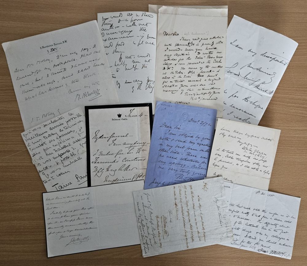 Lot 202: 10 variety of vintage ALS. Signature by Maurice...