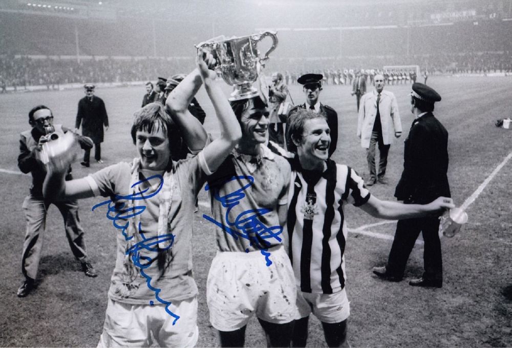 Lot 312: Autographed MANCHESTER CITY 12 x 8 Photo :...