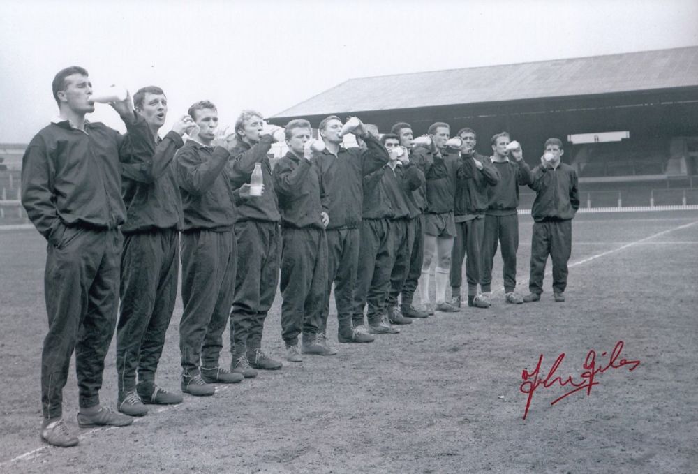 Lot 314: Autographed JOHN GILES 12 x 8 Photo :...