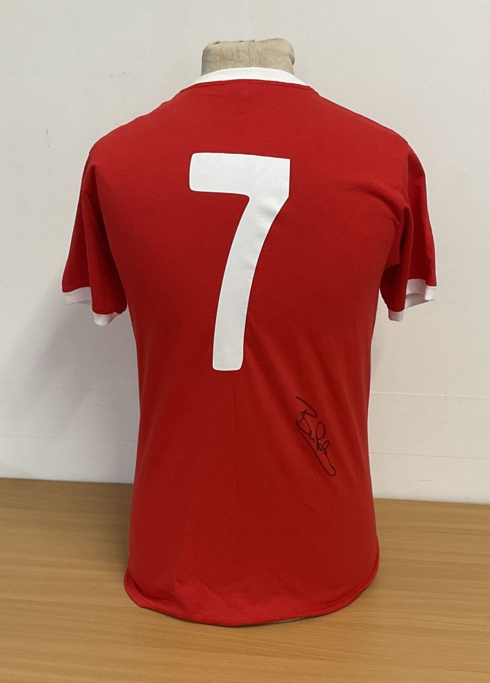 Lot 379: Bryan Robson signed red shirt, size M, number...